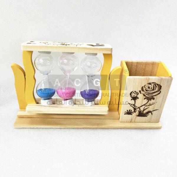 ساعة رملية خشبية